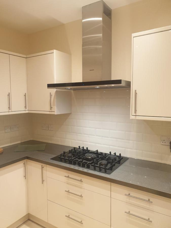 London Luxury Apartments 4 Min Walk From Ilford Station, With Free Parking Free Wifi Zewnętrze zdjęcie