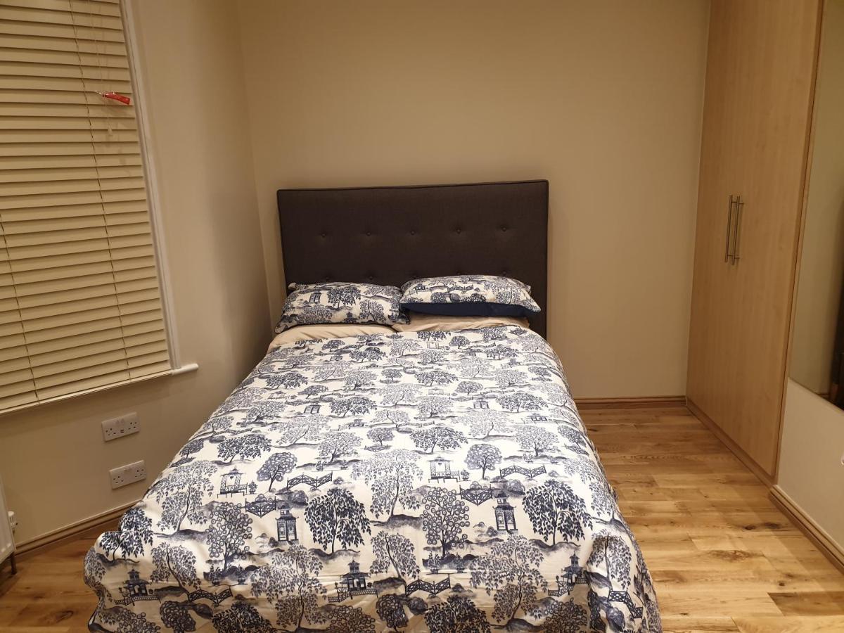 London Luxury Apartments 4 Min Walk From Ilford Station, With Free Parking Free Wifi Zewnętrze zdjęcie
